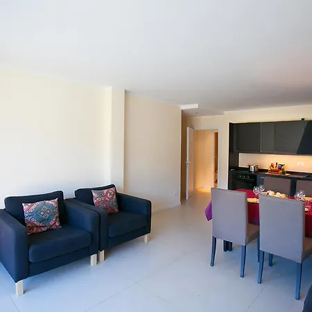 Veglio Sleeps 10 Pool Villa *